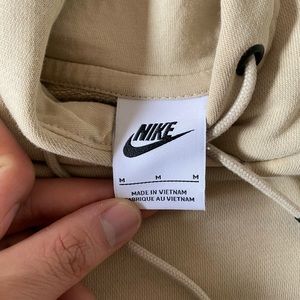 Nike Hoodie Beige Woman’s Medium. Used a couple times